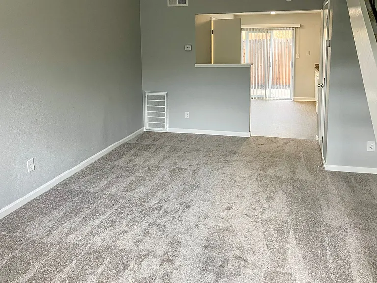764 E Swain Road — Photo 28
