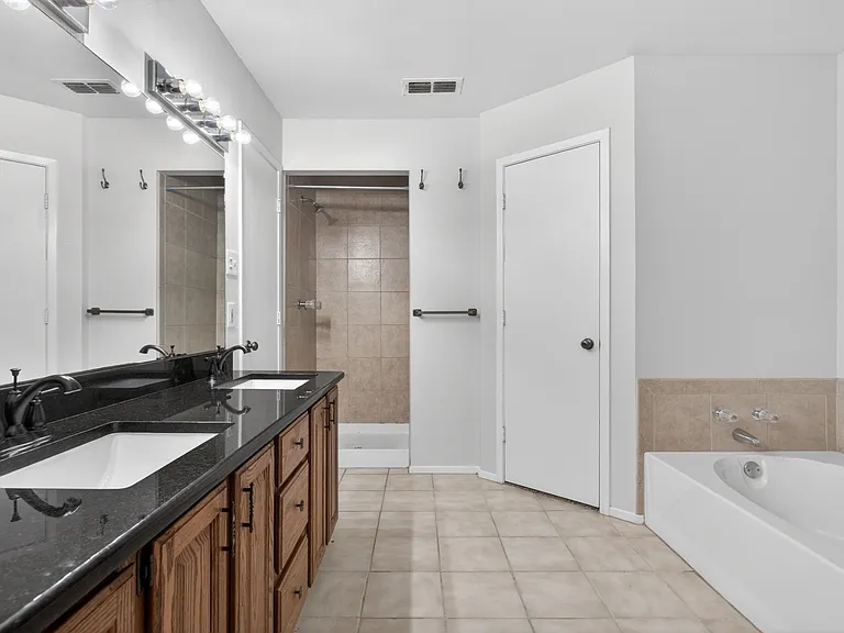 5301 Tartan Cir — Photo 18