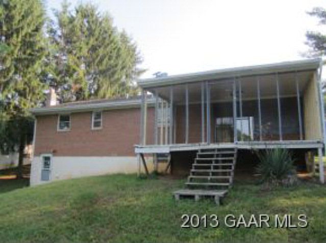 2nd image of 822 Rutherford St