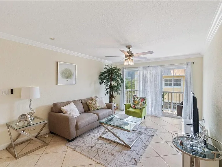 1515 E Broward Blvd #403 — Photo 6