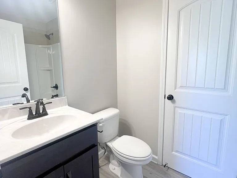 106 Smithson Ct — Photo 26