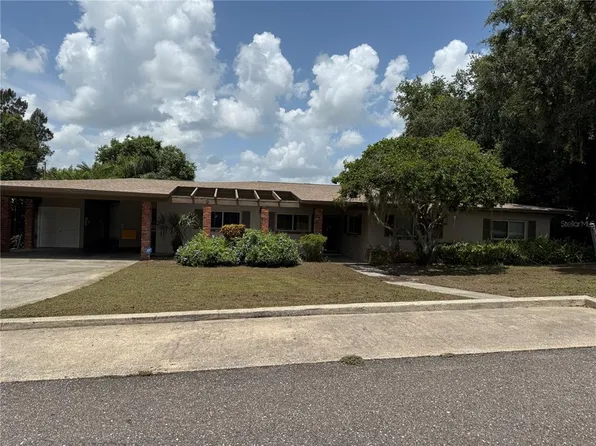 9 Heights Ave, Frostproof, FL 33843
