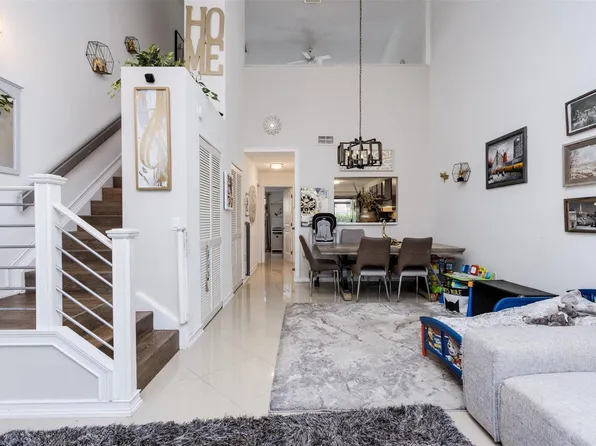 1567 Amanda Street #1567, Hollywood, FL 33020