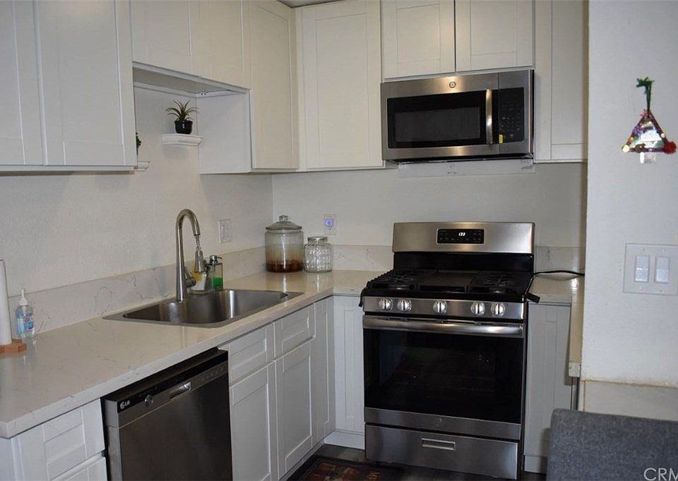 1st image of 1000 E Bishop St Unit H3