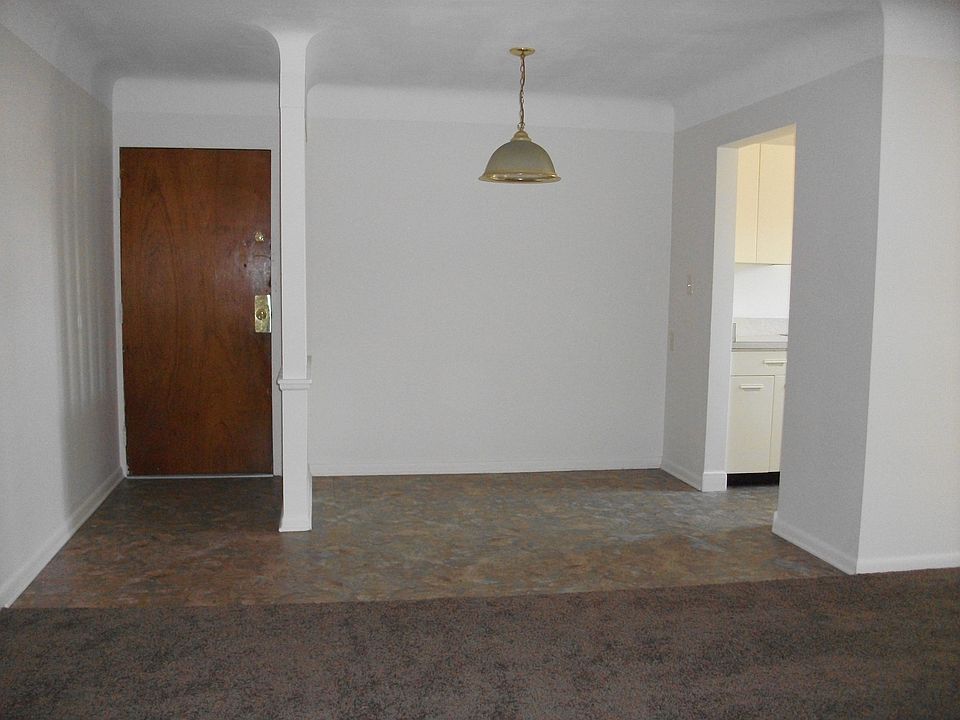 2nd image of 4250 Ridge Rd APT 1