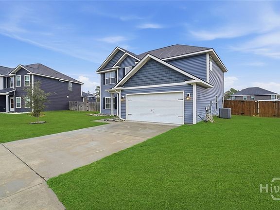 3rd image of 878 Fairview Circle