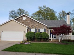 126 Chimney Rdg, Chardon, OH 44024