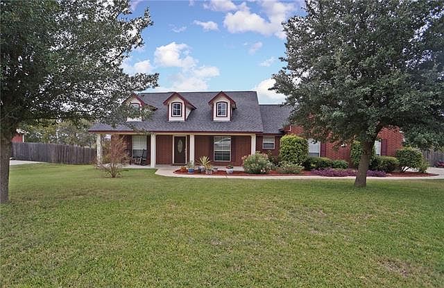 1st image of 207 Blanco Dr