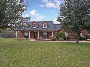 207 Blanco Dr, Hutto, TX 78634