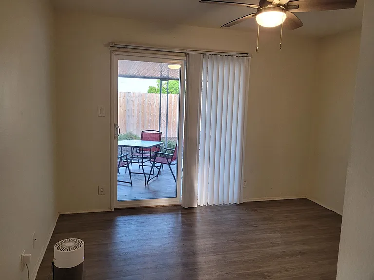 2nd bedroom now has the desk in it and a inflatable guest bed
