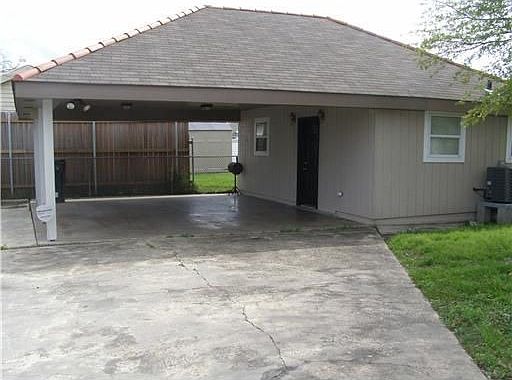 3rd image of 10816 Curran Blvd
