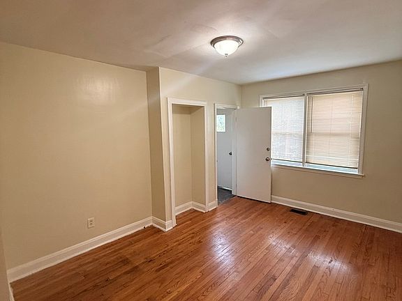 2nd image of 4333 Hamilton Ave #1