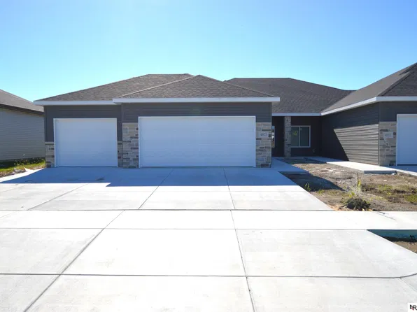 4921 Donnette Dr, Lincoln, NE 68514