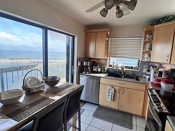 5th image of 2333 Brickell Ave APT 1402
