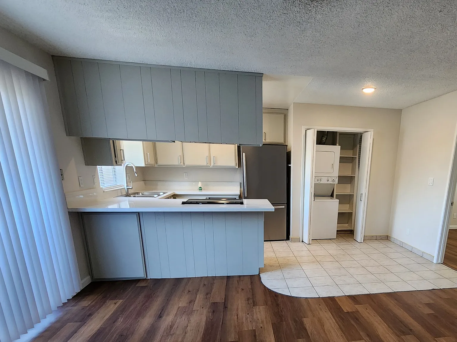 2 bed, 690 sqft, $1,400 — Photo 1