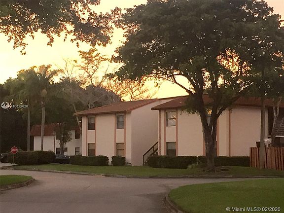 2nd image of 911 NE 209th Ter #104-27