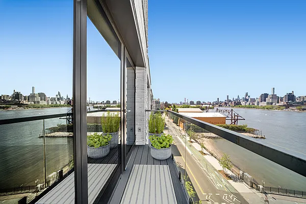 Sold by Modern Spaces | media 4