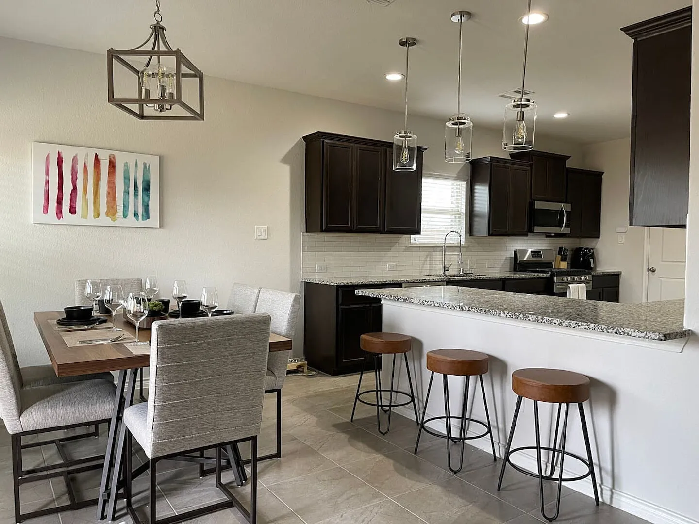 Clean, Stylish 3-Bedrm Home Perfect for Families — Photo 2