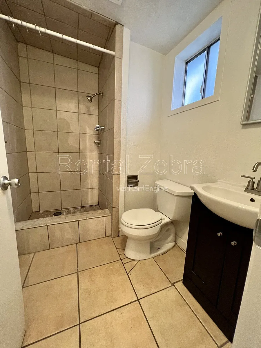 Building Photo - 2142 K St