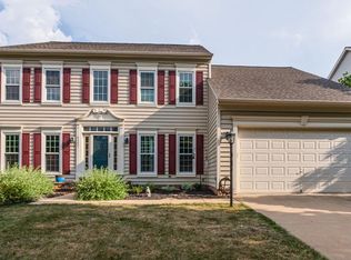 43231 Maple Cross St, Chantilly, VA 20152