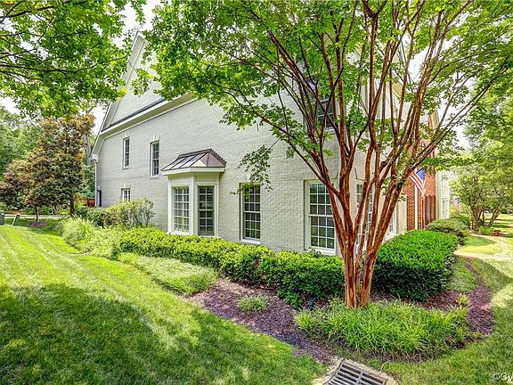 4th image of 1111 Hyde Ln