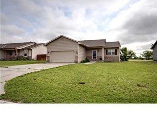 640 S Longbranch Dr, Maize, KS 67101