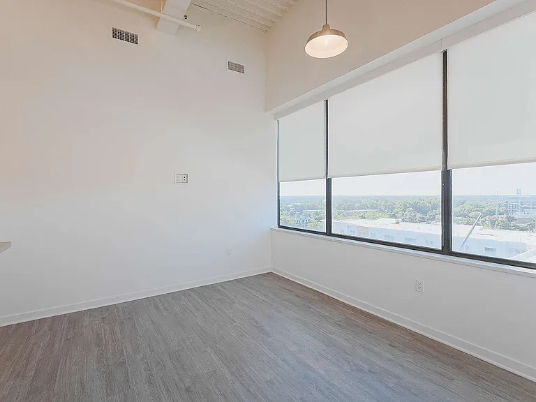501 S Capitol Ave — Photo 26