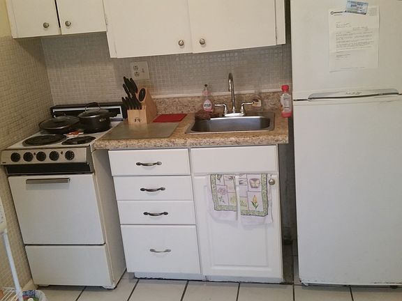 5th image of 220 SE 12th Ave APT 4