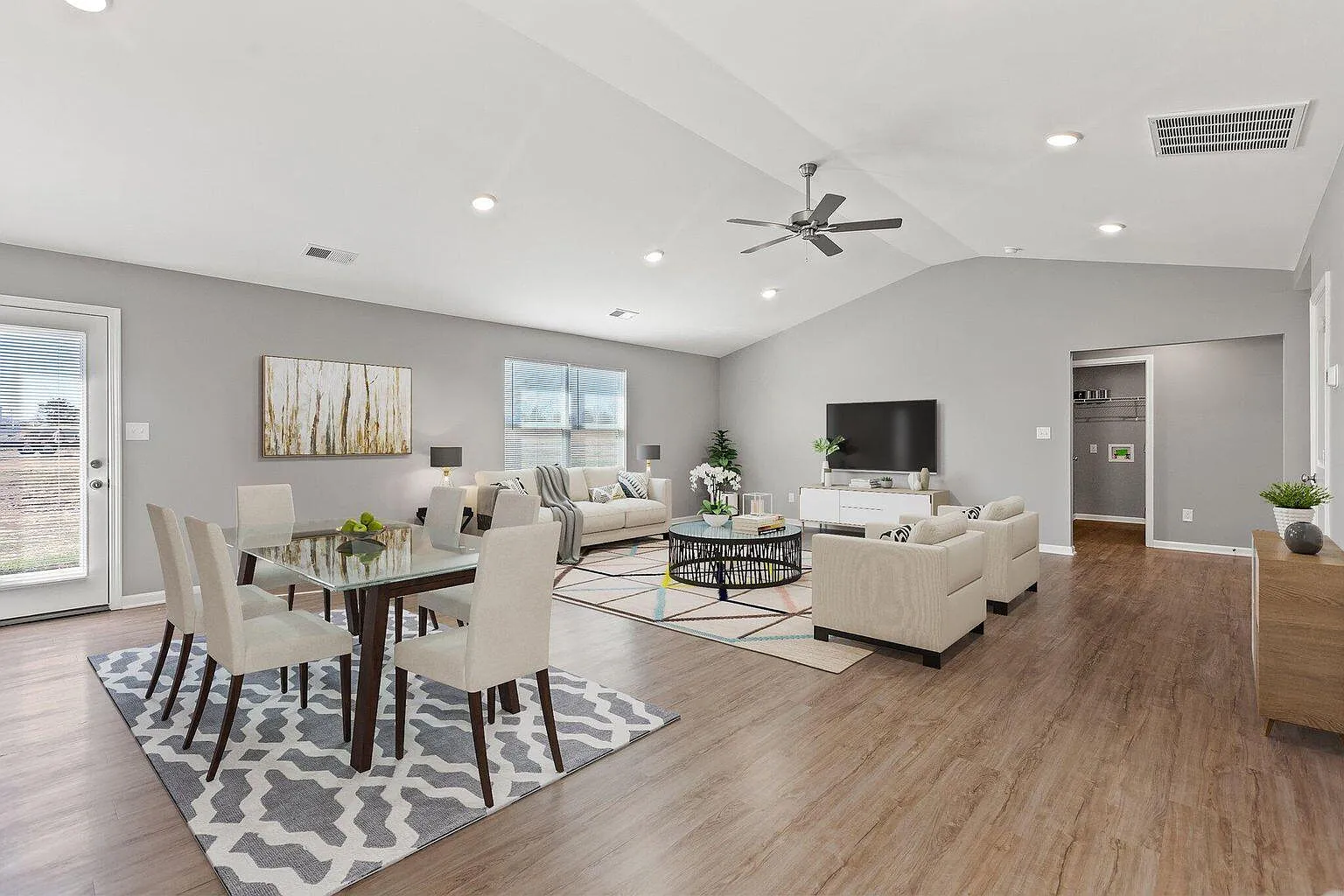 3 bed, 2.0 bath, 1625 sqft, $2,100 — Photo 4