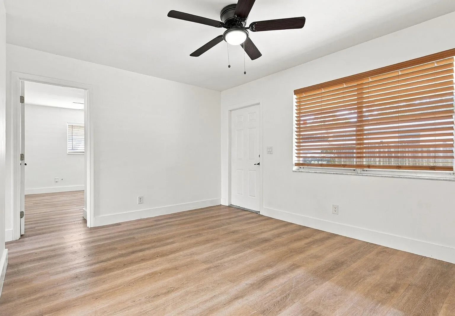 2 bed, 1.0 bath, 850 sqft, $1,995 — Photo 2