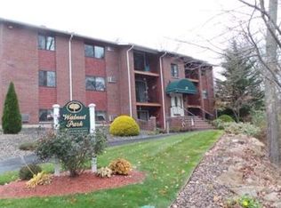 27 Fuller Rd APT 4, Foxboro, MA 02035