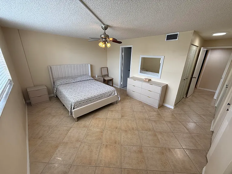 401 SE 3rd St #204 — Photo 27