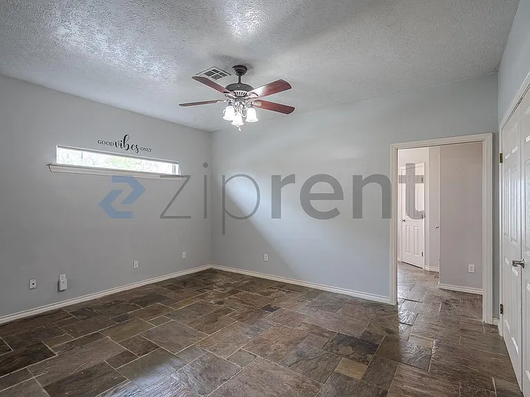 7934 Round Rock Dr — Photo 11