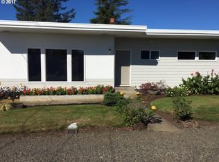 504 Collins Dr, Tillamook, OR 97141