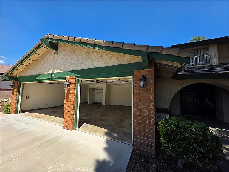 1528 Coolcrest Ave — Photo 2