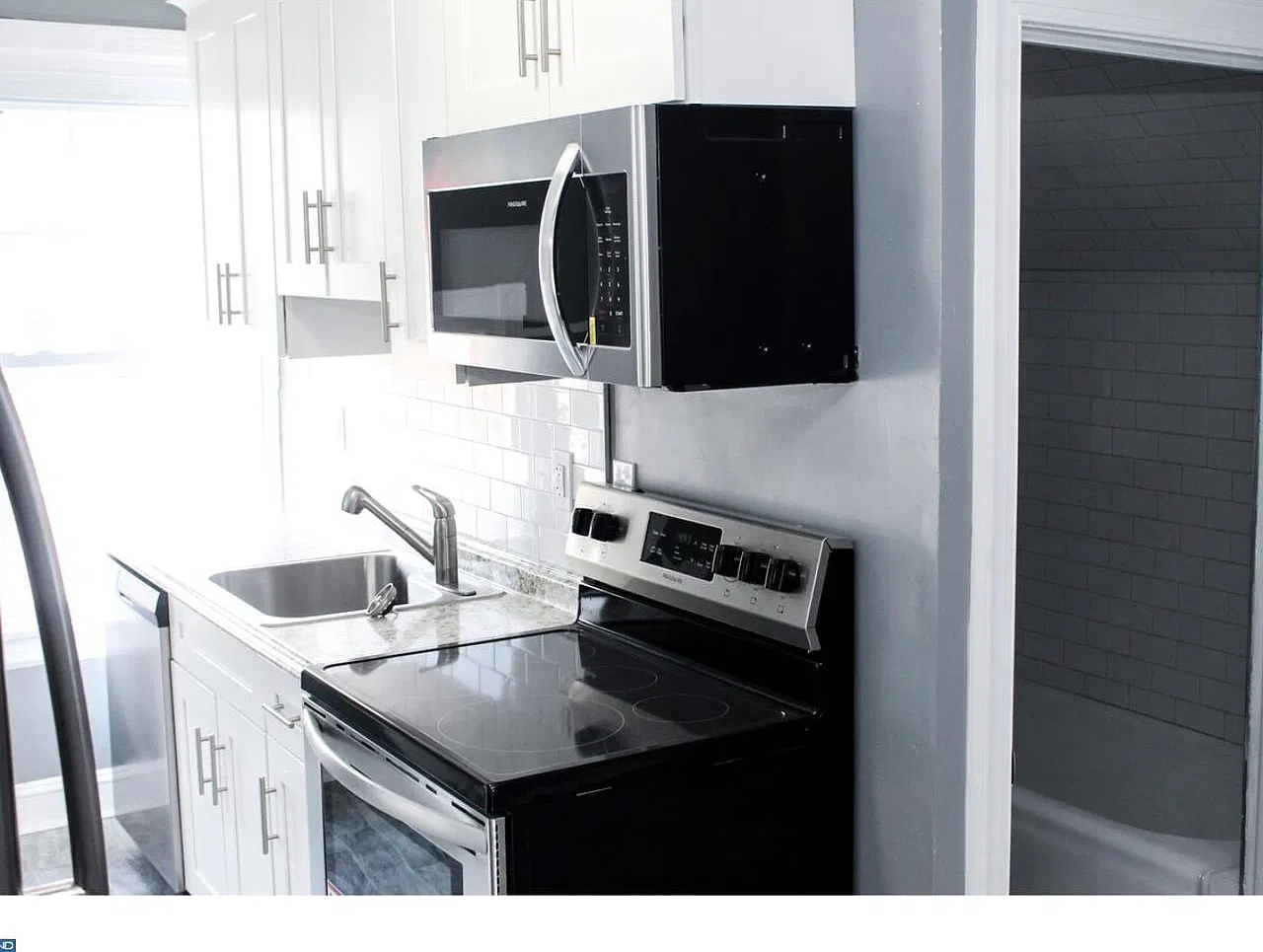 2 bed, 1000 sqft, $1,350 — Photo 2