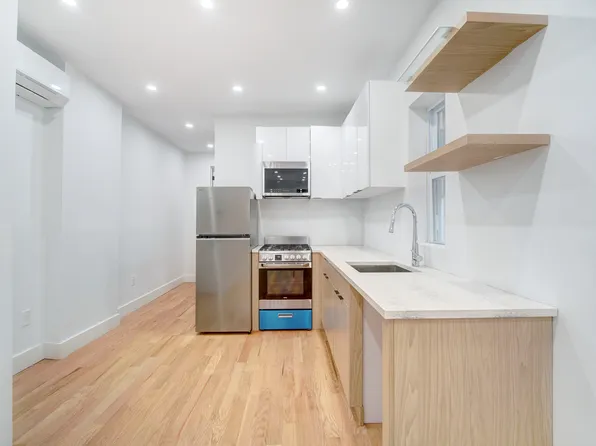 151 Williams Avenue image 2 of 14