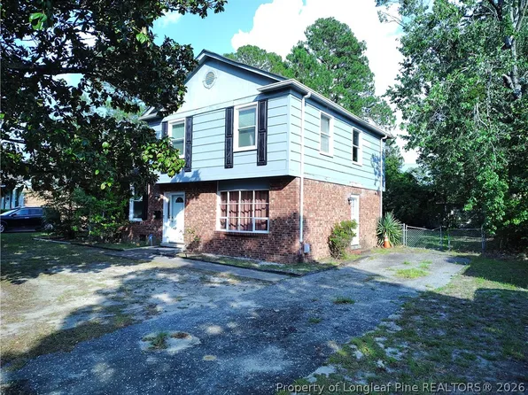 515 Farmview Dr, Fayetteville, NC 28311