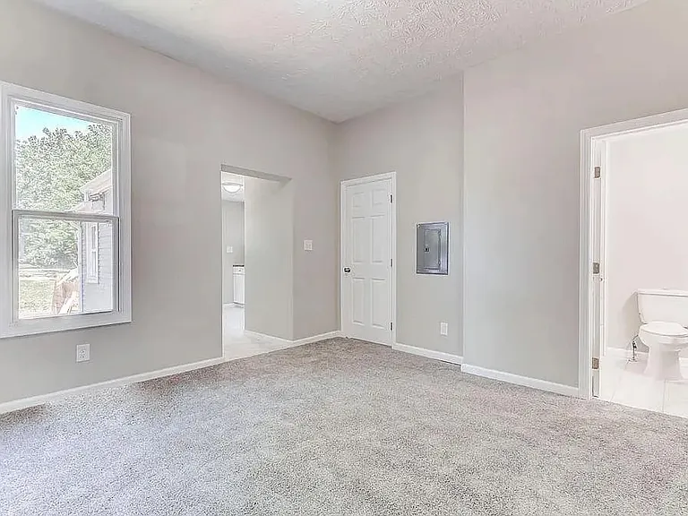 1707 Columbia Ave — Photo 9