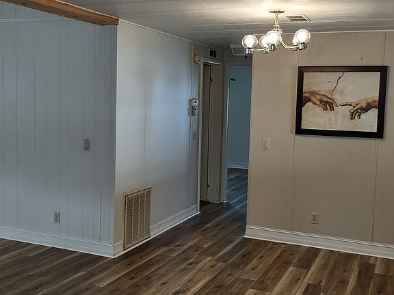 5th image of 26241 Queen Mary Ln