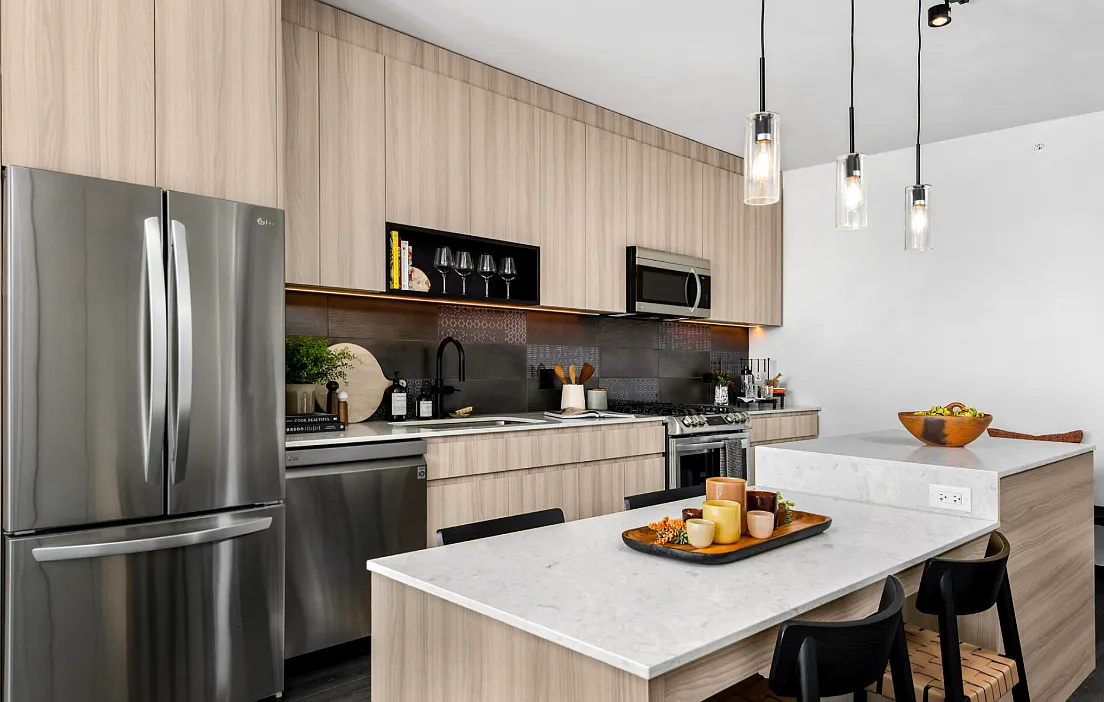 1 bed, 766 sqft, $3,343 — Photo 2