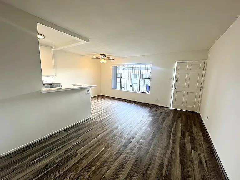 2615 Chariton St #8 — Photo 6