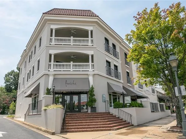 5805 Grove Ave APT 2B, Richmond, VA 23226