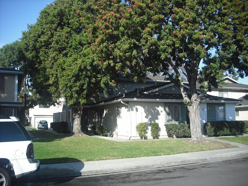 1st image of 2615 Sextant Ave