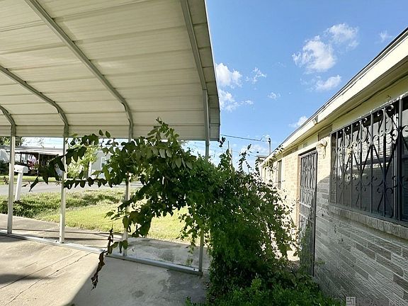 4th image of 824 S Abe Ave