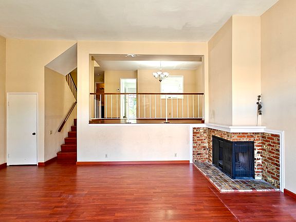 3rd image of 1834 S Marengo Ave APT 31