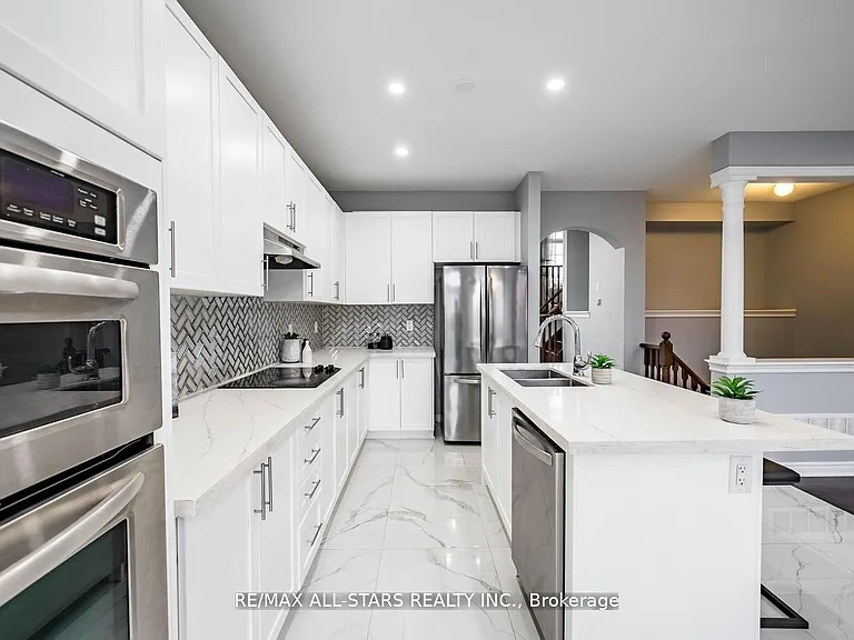 138 Yakefarm Blvd — Photo 6