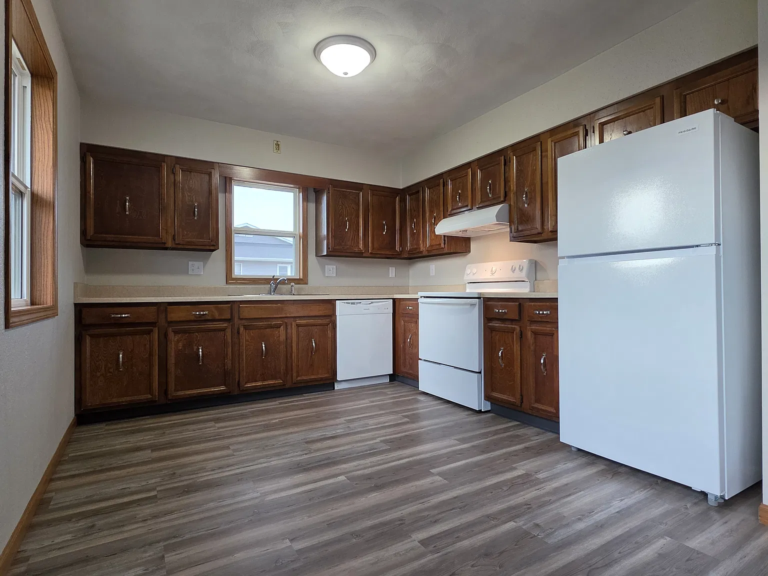 401 3rd Ave SW - 3 — Photo 4