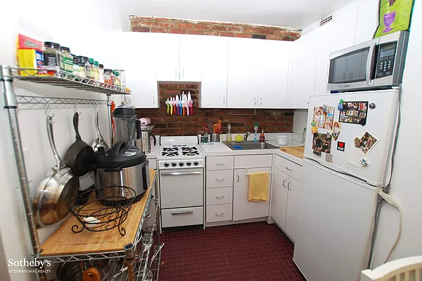 Rented by Sotheby's International Realty | media 10