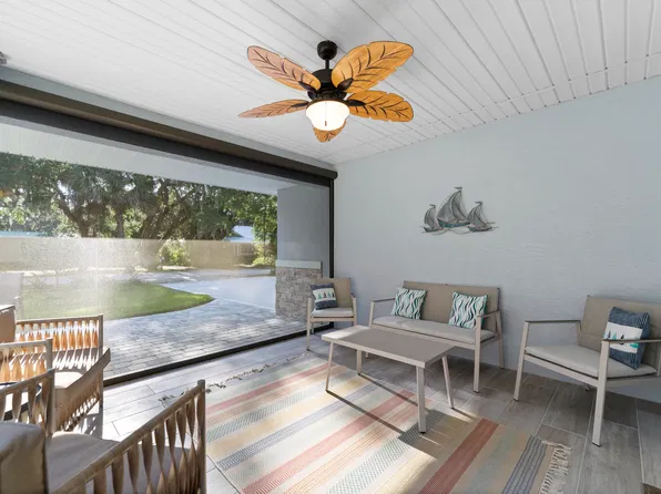 22 Seminole Ave, Palm Coast, FL 32137